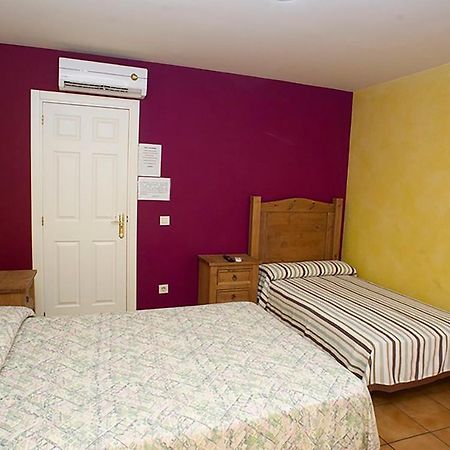 Hostal Velarde Talavera da Rainha Exterior foto