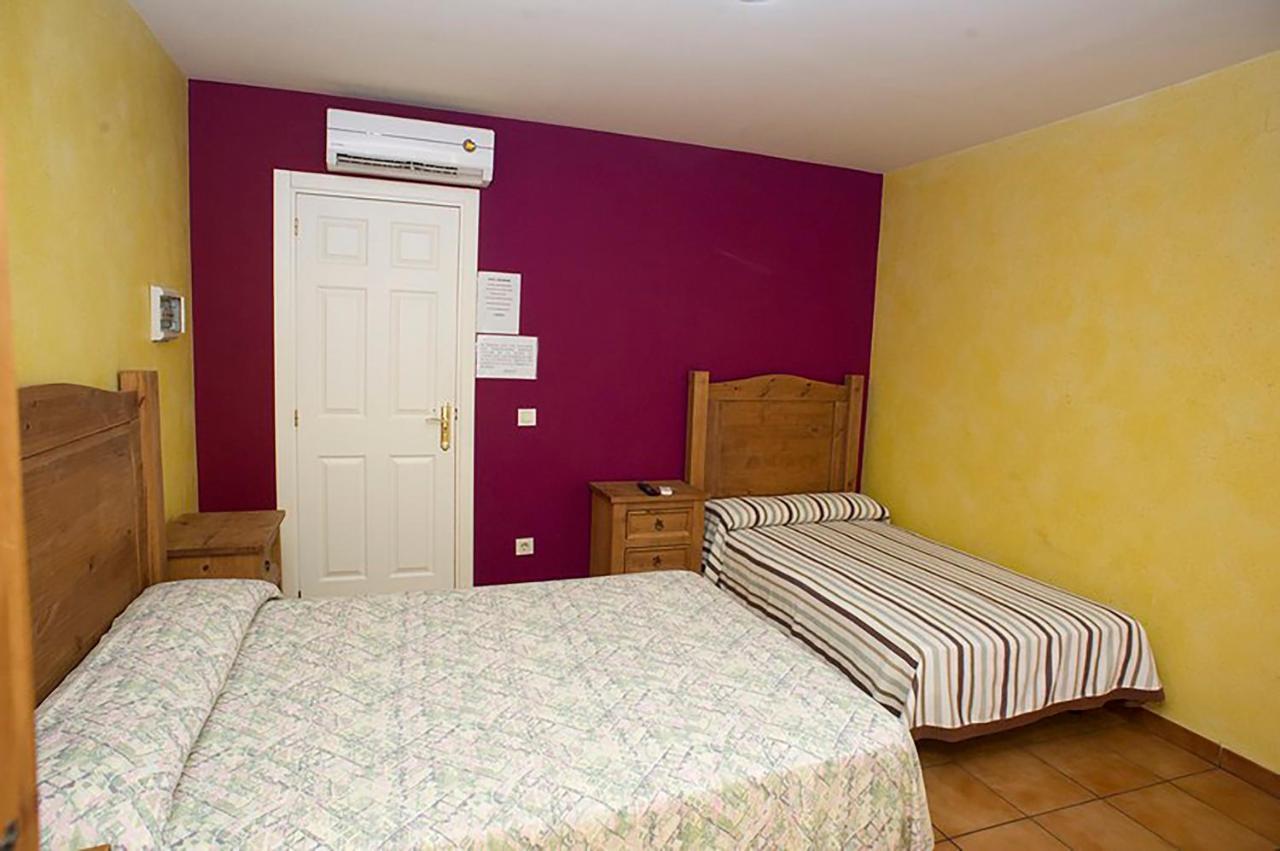 Hostal Velarde Talavera da Rainha Exterior foto