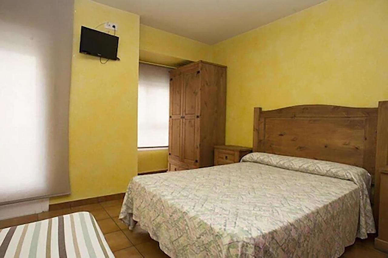 Hostal Velarde Talavera da Rainha Exterior foto
