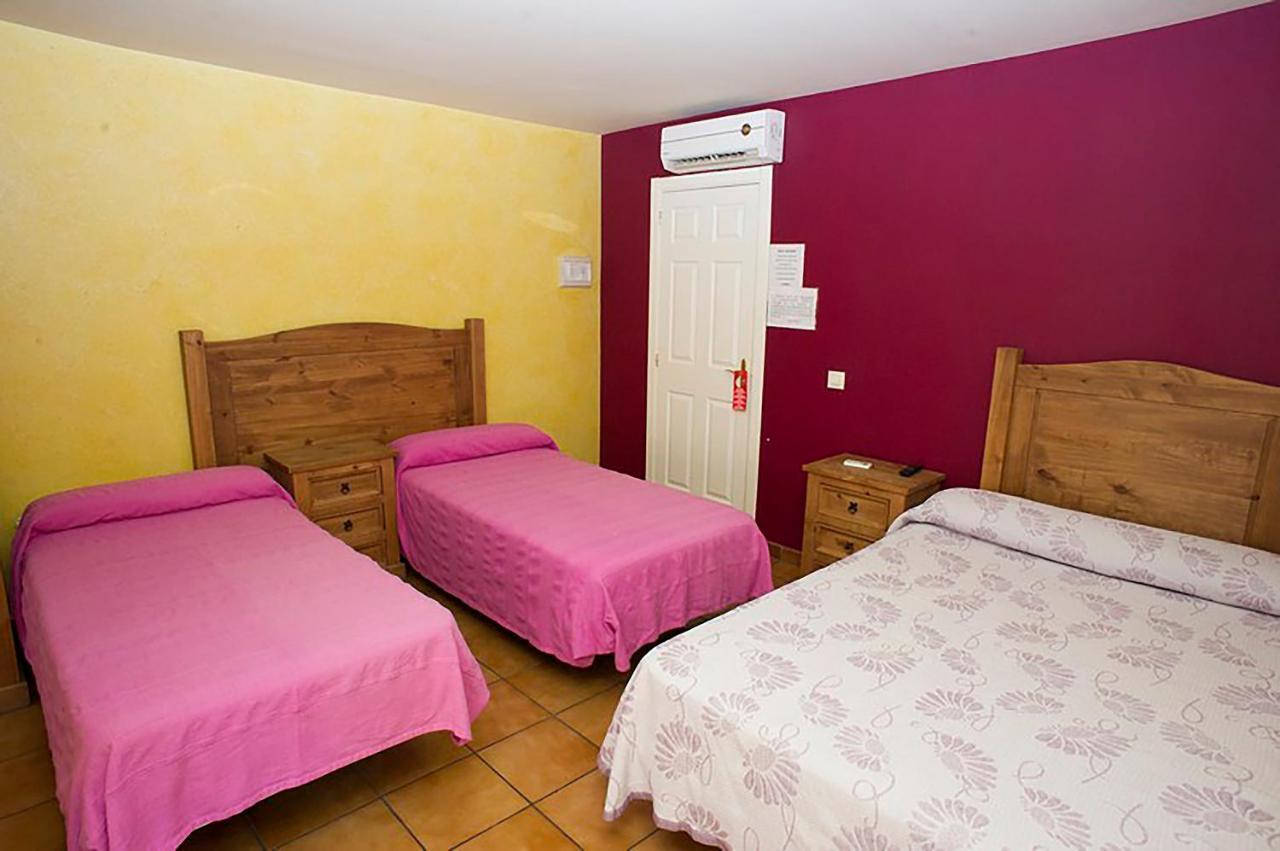 Hostal Velarde Talavera da Rainha Exterior foto