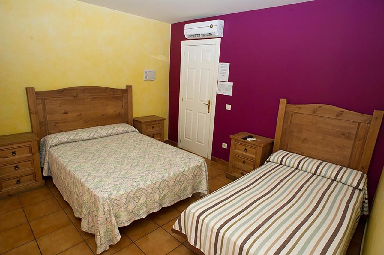 Hostal Velarde Talavera da Rainha Exterior foto