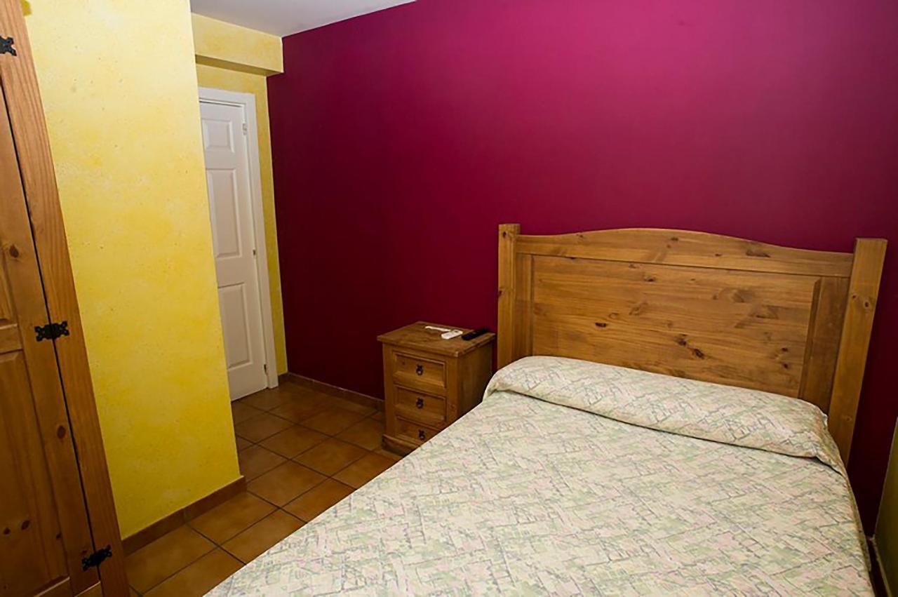 Hostal Velarde Talavera da Rainha Exterior foto
